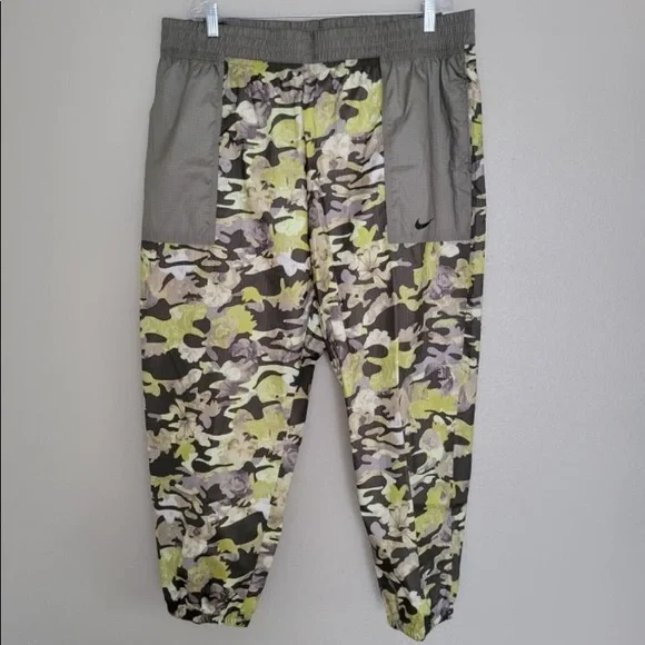 ‼️ONLY 1‼️ Nike Women’s Outfit XXL - Picture 11 of 16